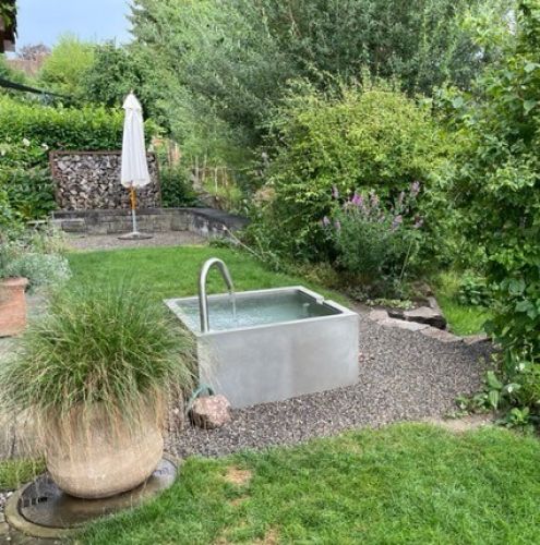 Brunnentrog Quadratisch Mit Wassereinlaufbogen
